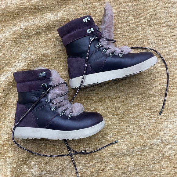 Uggs ankle boots 🥾 lace up, faux fur, non-slip, ladies size 6 - Picture 2 of 9